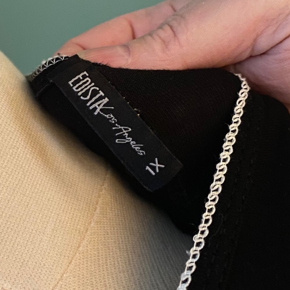 Women’s Geometric Print Tee - Size 1X - Picture 4 of 6